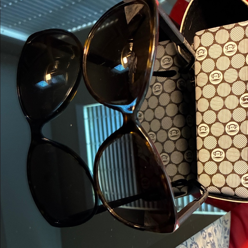 CHANEL Black Sunglasses with Gold CC Accents - Picture 3 of 11